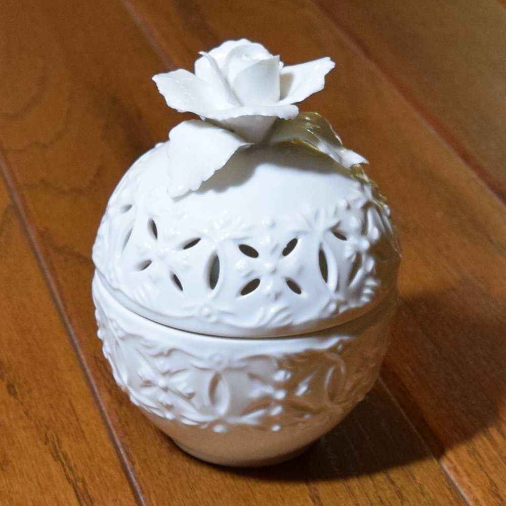Antique Reflections White Porcelain Dish With Rose
